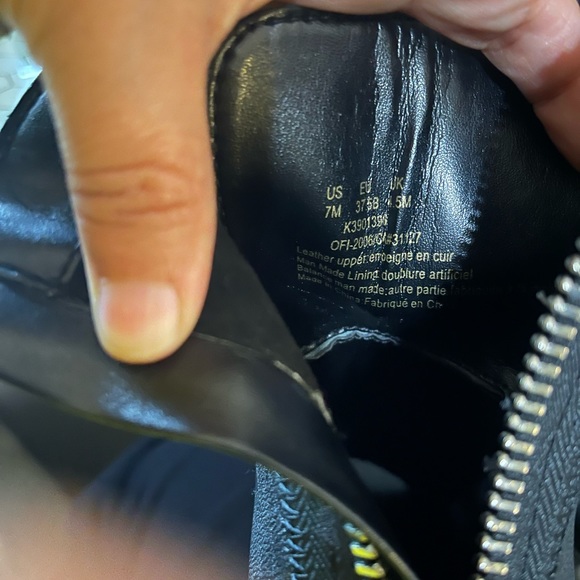 Like new DKNY Blake Sandal / bootie sz. 7 - Picture 4 of 7